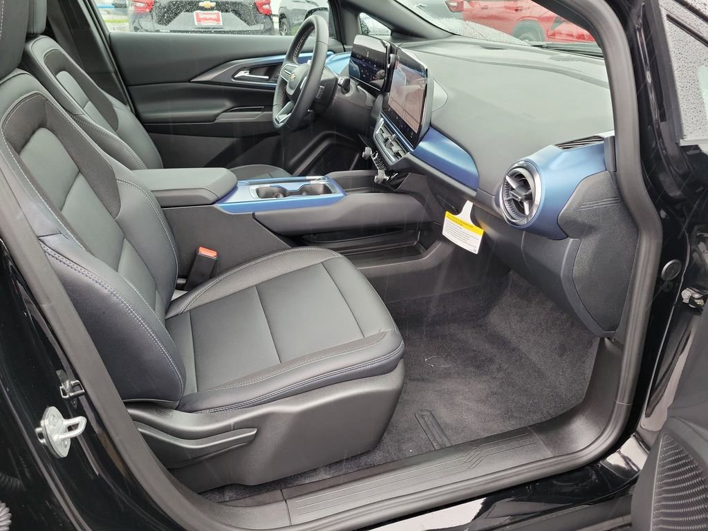 Used 2026 Chevrolet Equinox EV LT image 14