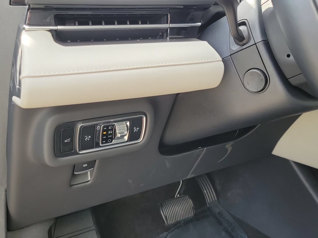 Certified 2024 Lincoln Nautilus Premier AWD/4WD image 15