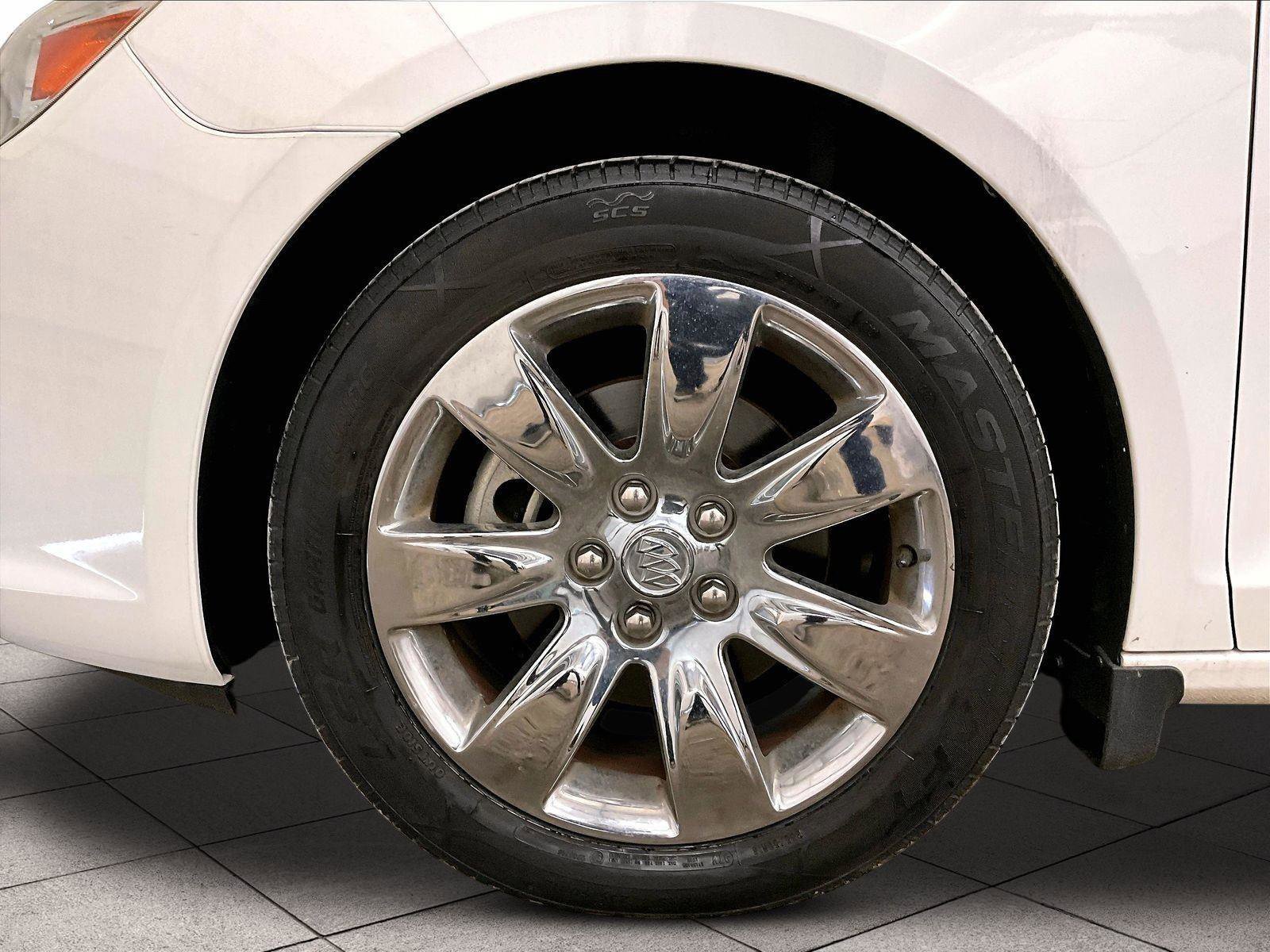Used 2010 Buick LaCrosse CXL w/ Luxury Package AWD/4WD image 9