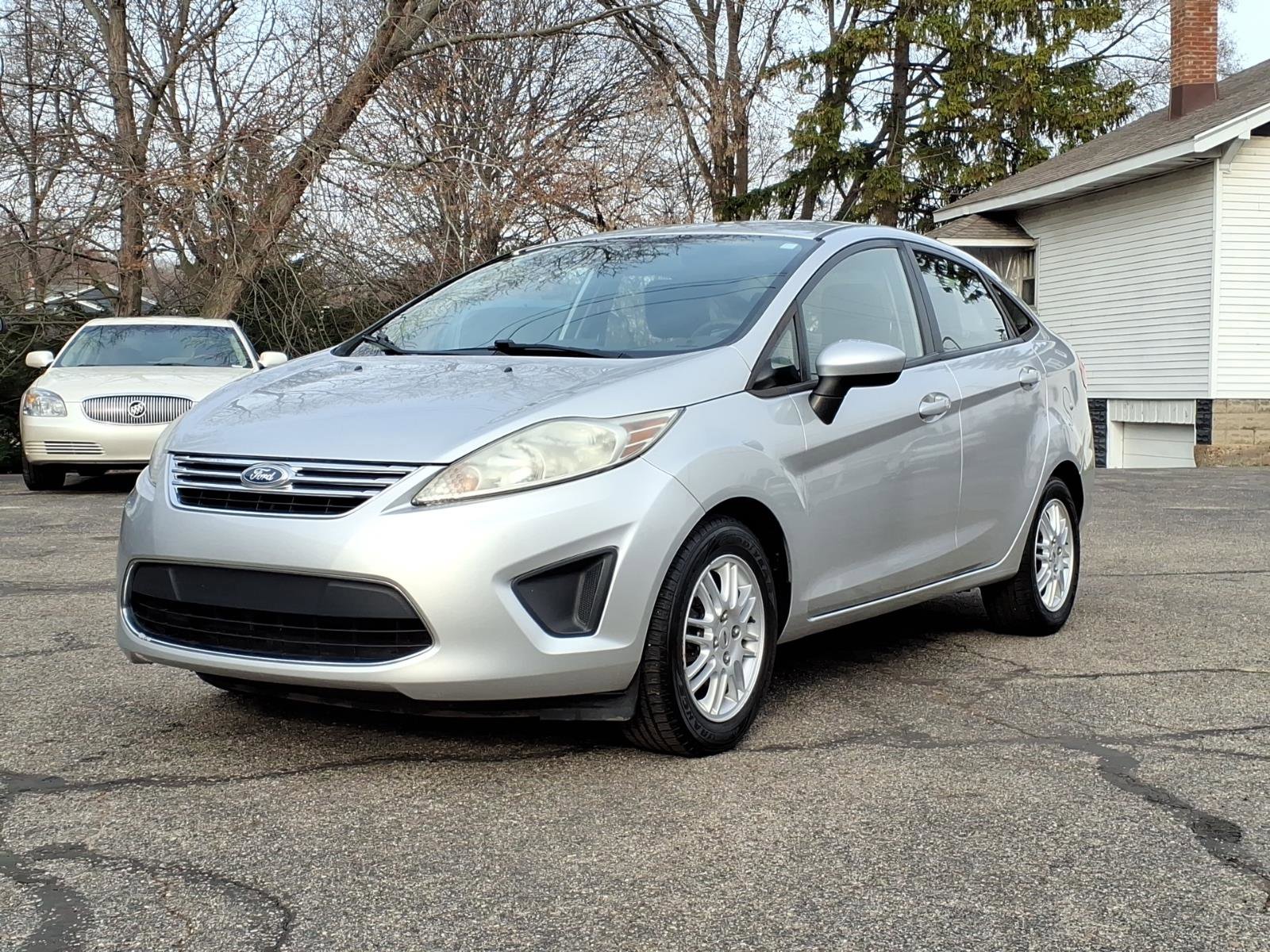 Used 2012 Ford Fiesta SE image 1