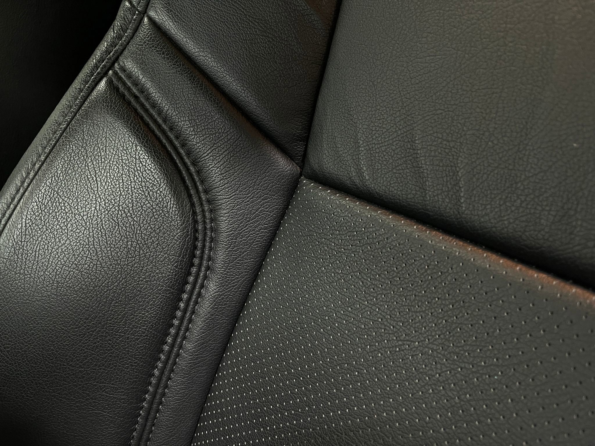 Used 2018 Dodge Challenger R/T Scat Pack RWD image 17