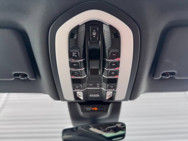 New 2026 Porsche Macan AWD/4WD image 26