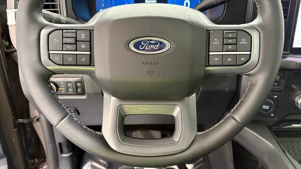 New 2026 Ford F250 Lariat w/ Black Appearance Package AWD/4WD image 34
