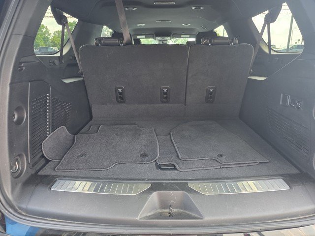 Used 2024 Chevrolet Suburban Premier AWD/4WD image 15