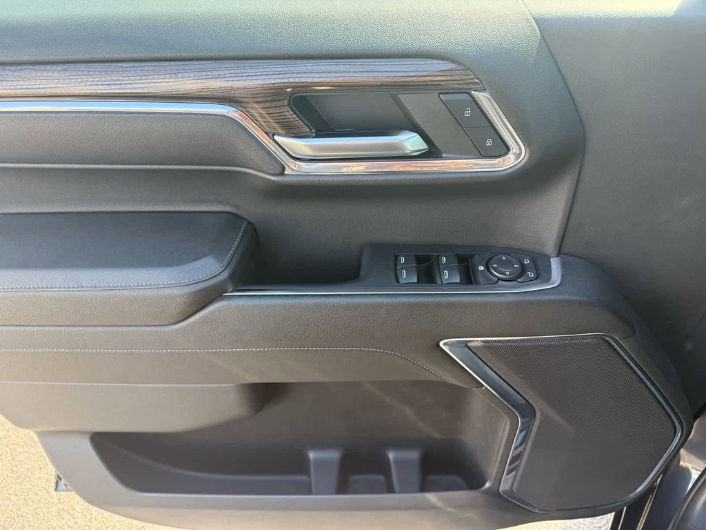 Used 2024 Chevrolet Silverado 1500 LT image 27