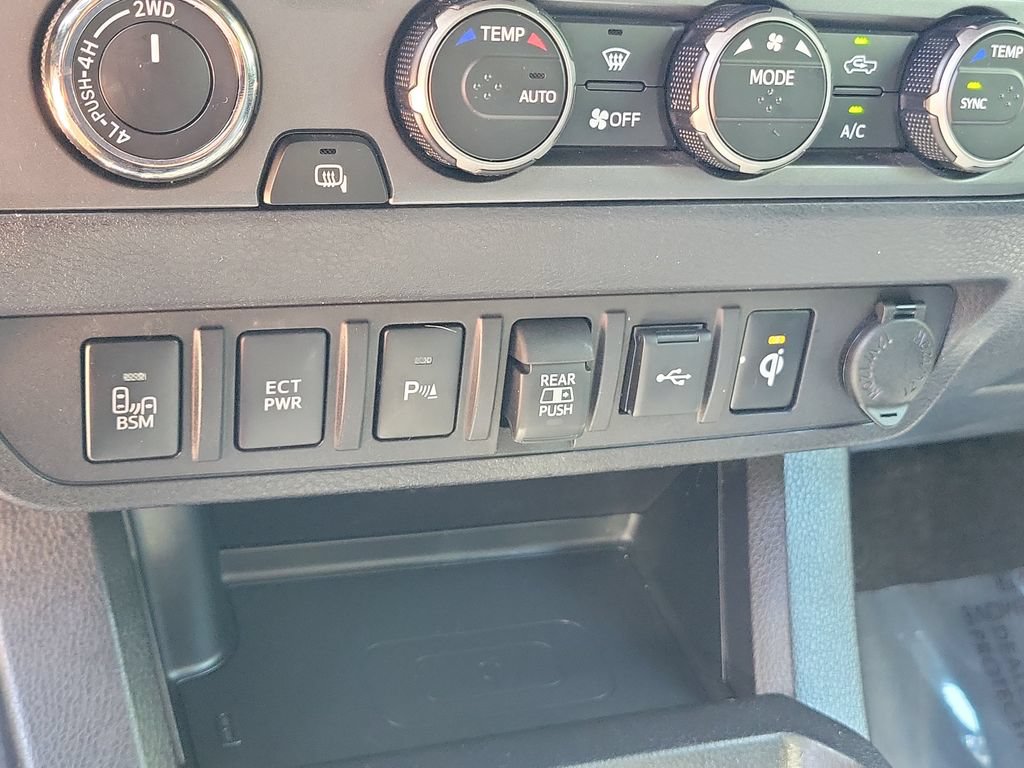 Used 2022 Toyota Tacoma TRD Off-Road w/ Technology Package AWD/4WD image 34