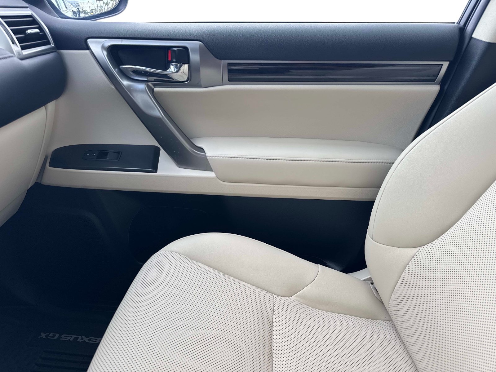 Certified 2023 Lexus GX 460 Premium w/ Accessory Package AWD/4WD image 23