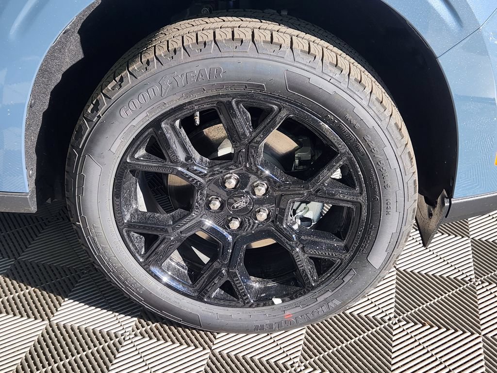 New 2025 Ford Maverick XLT w/ Black Appearance Package AWD/4WD image 9