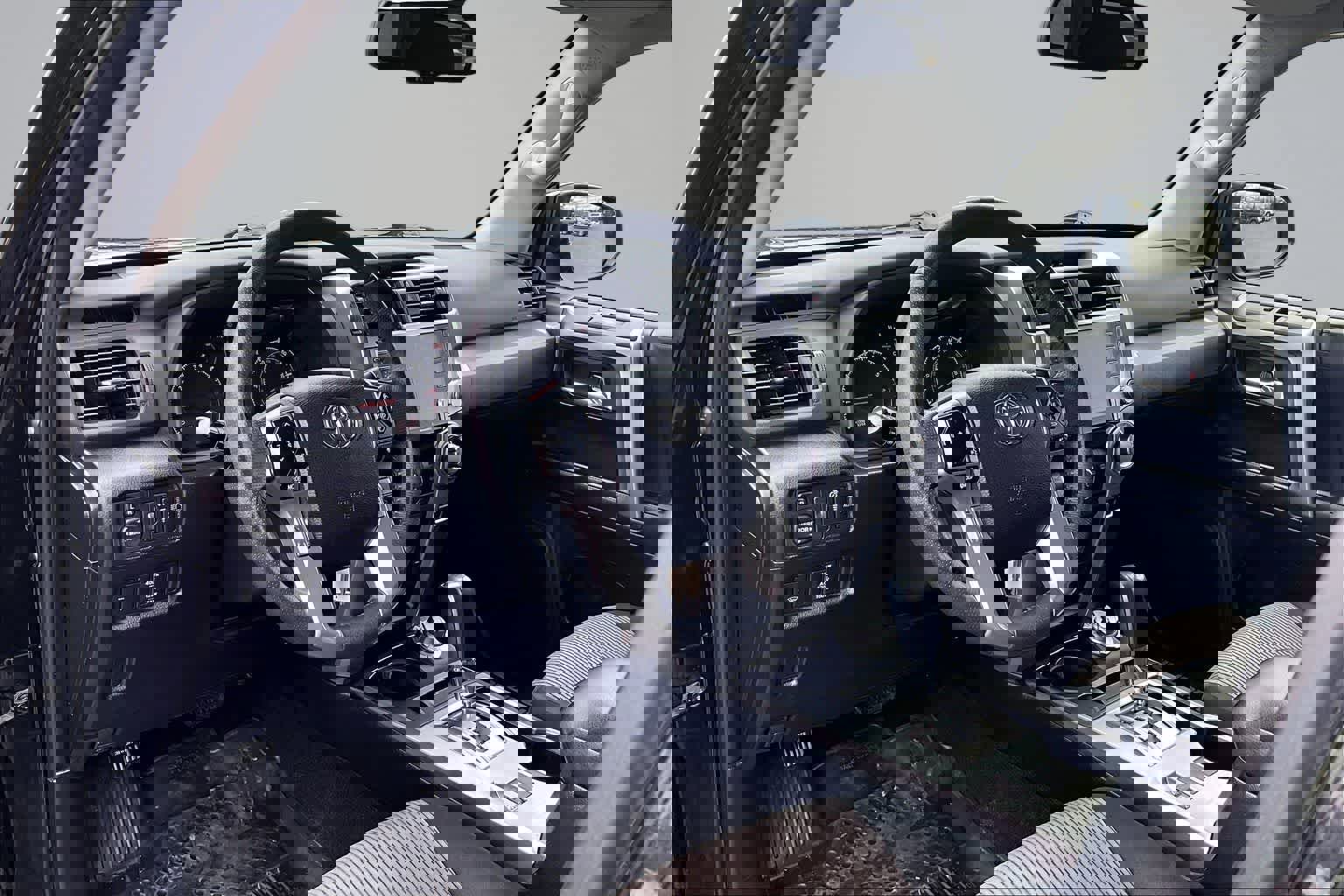 Used 2020 Toyota 4Runner SR5 image 2