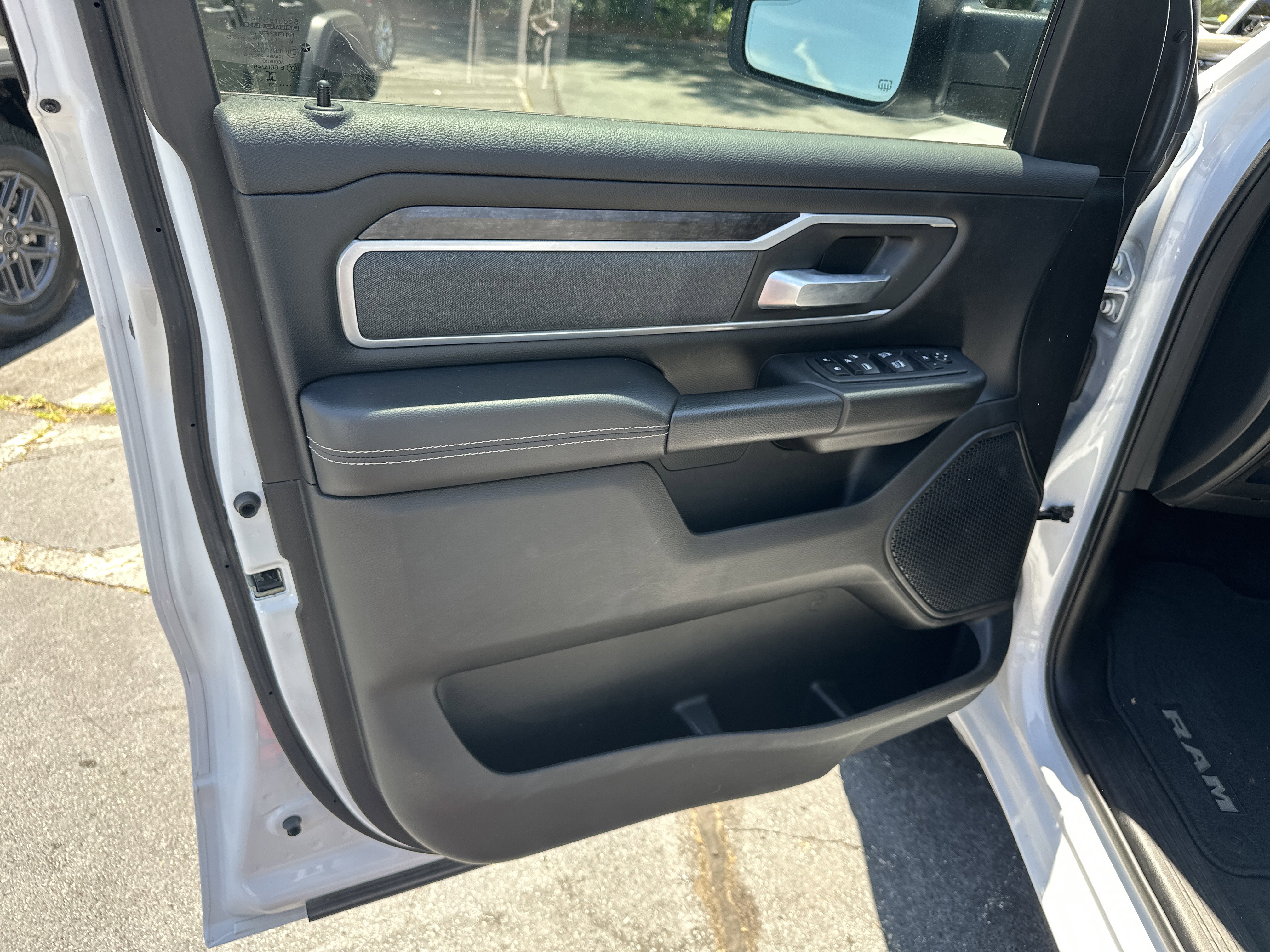 Used 2023 RAM 1500 Big Horn AWD/4WD image 12