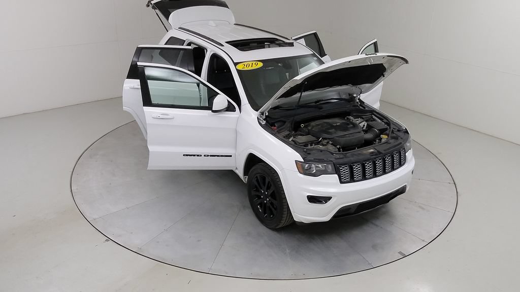 Used 2019 Jeep Grand Cherokee Altitude AWD/4WD image 44