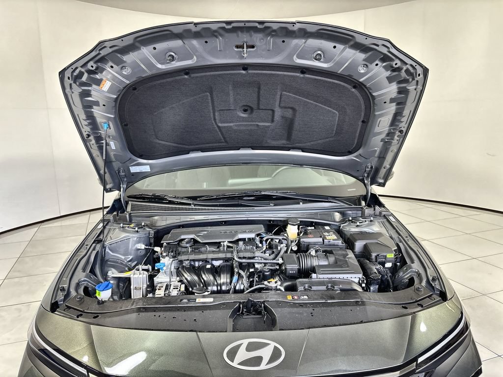 New 2026 Hyundai Elantra SEL Sport Premium FWD image 17