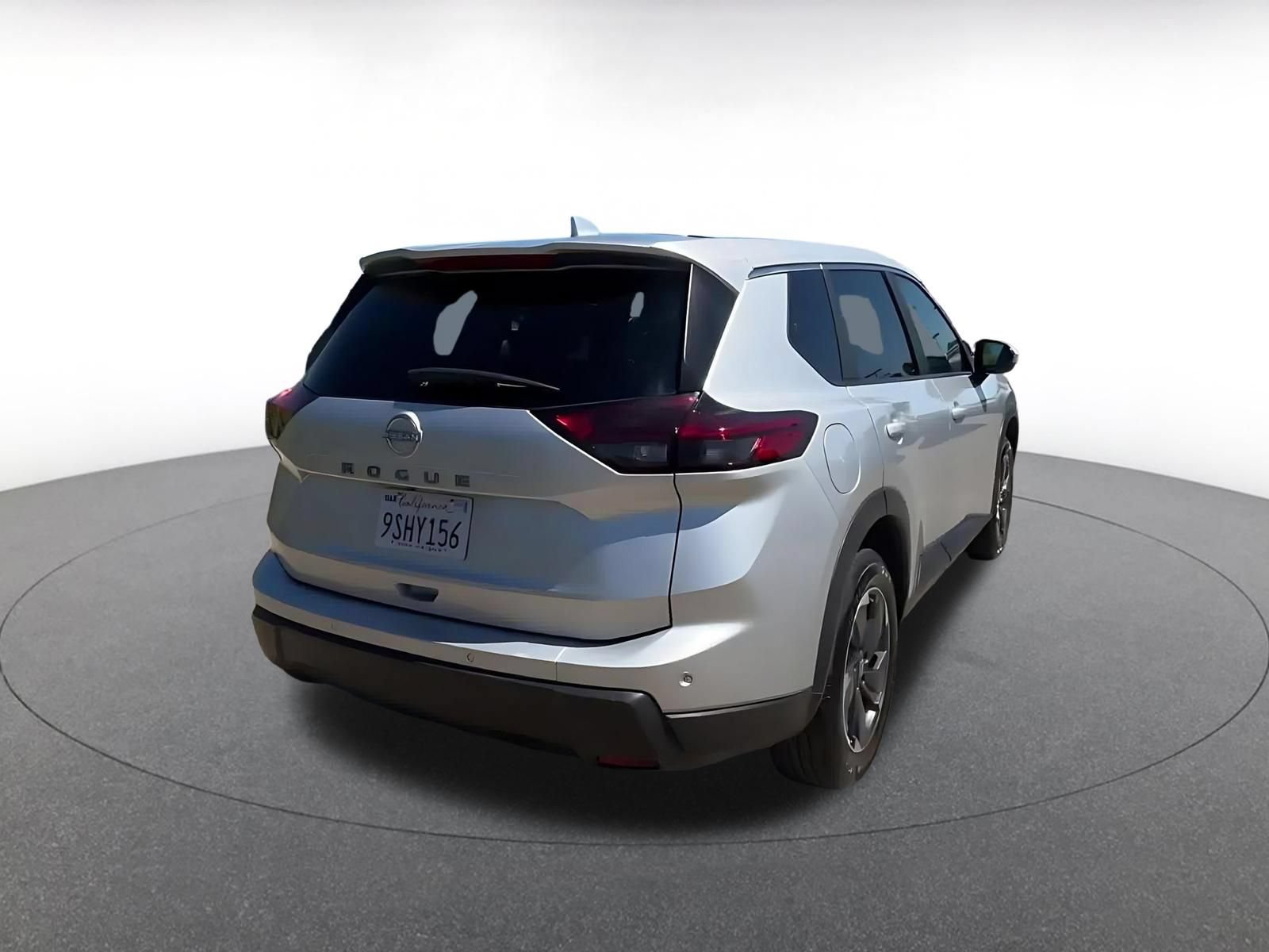Used 2025 Nissan Rogue SV FWD image 14