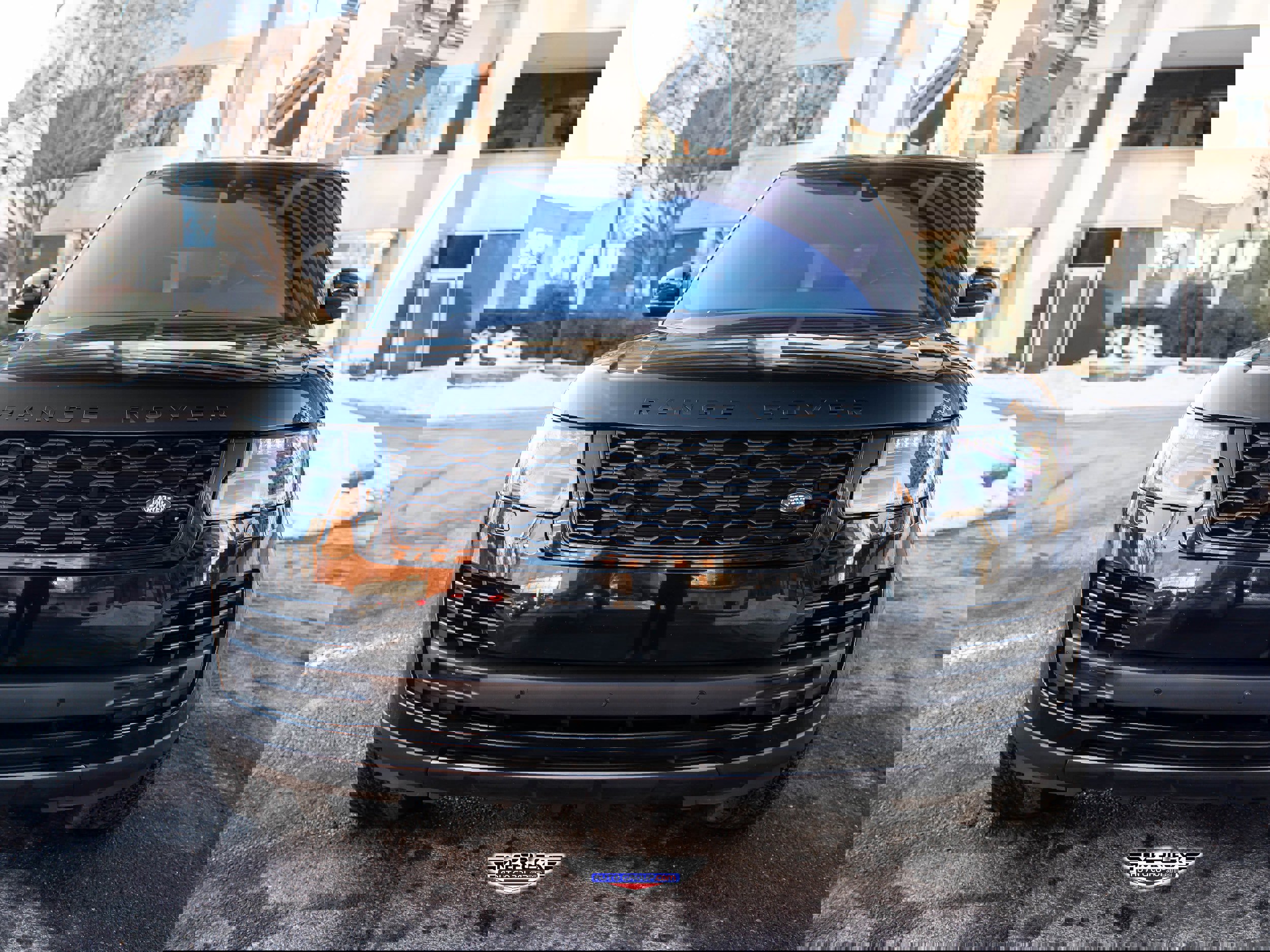 Used 2020 Land Rover Range Rover HSE image 2