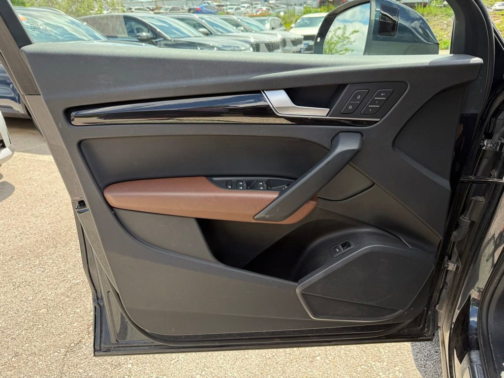 Used 2018 Audi Q5 2.0T Premium Plus w/ Premium Plus Package AWD/4WD image 7