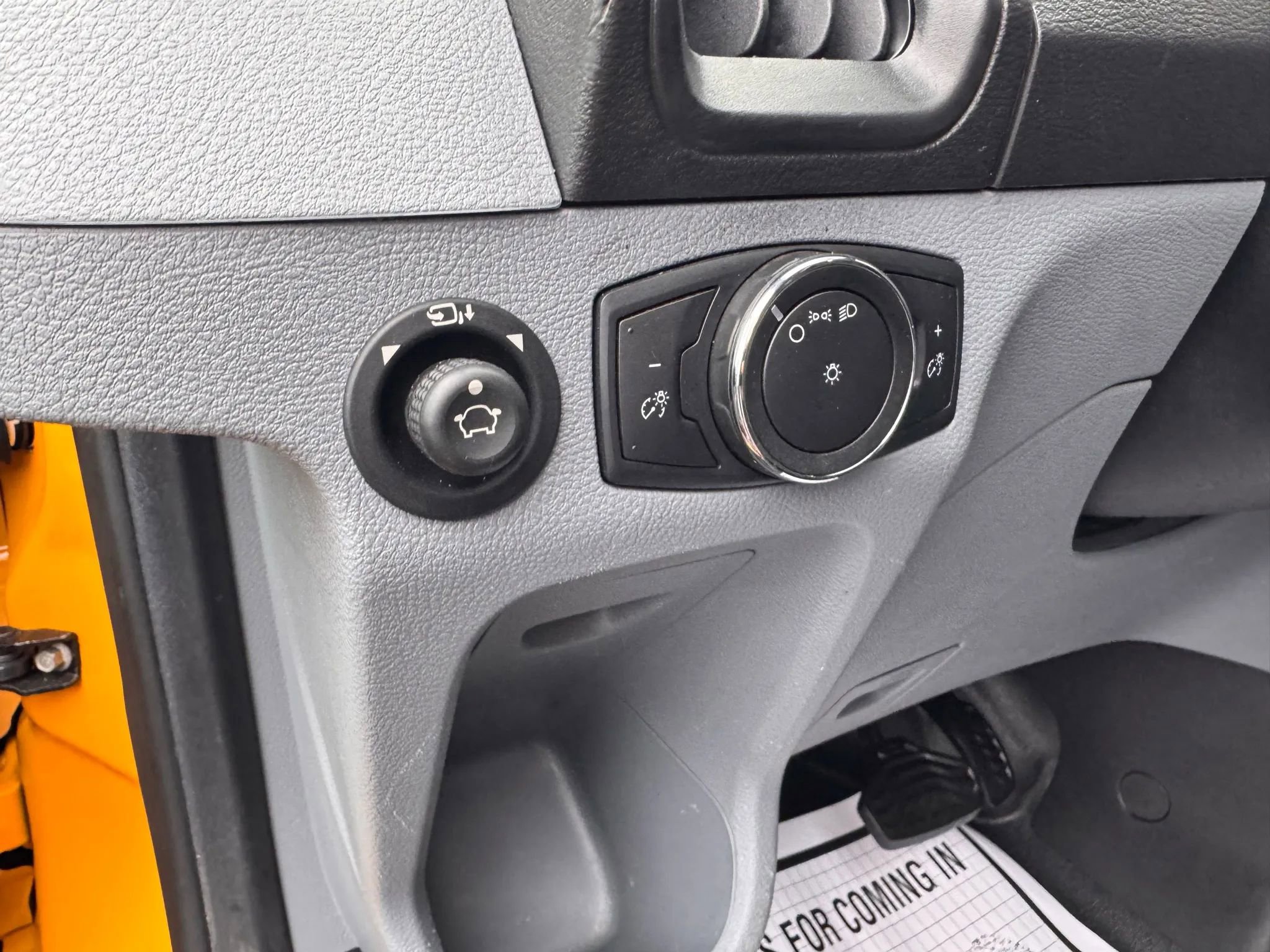 Used 2019 Ford Transit 250 130 Low Roof RWD image 15