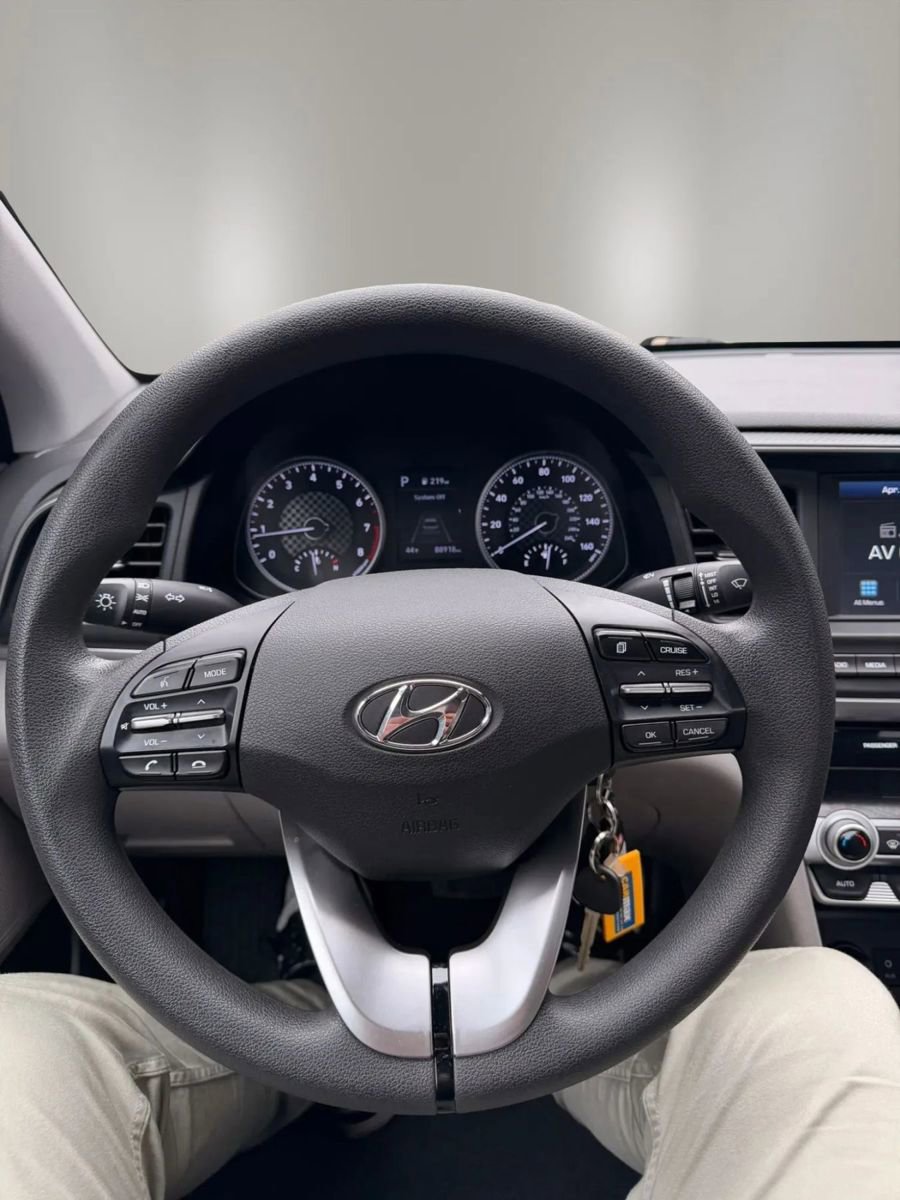 Used 2020 Hyundai Elantra SEL FWD image 7