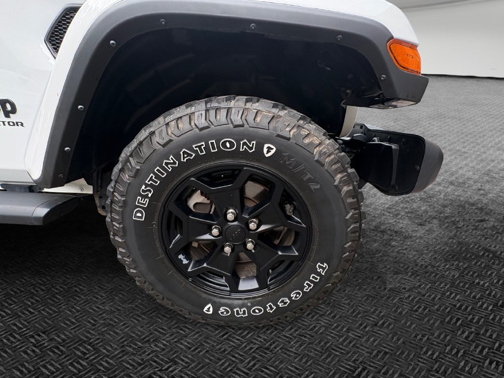 Certified 2022 Jeep Gladiator Sport AWD/4WD image 11