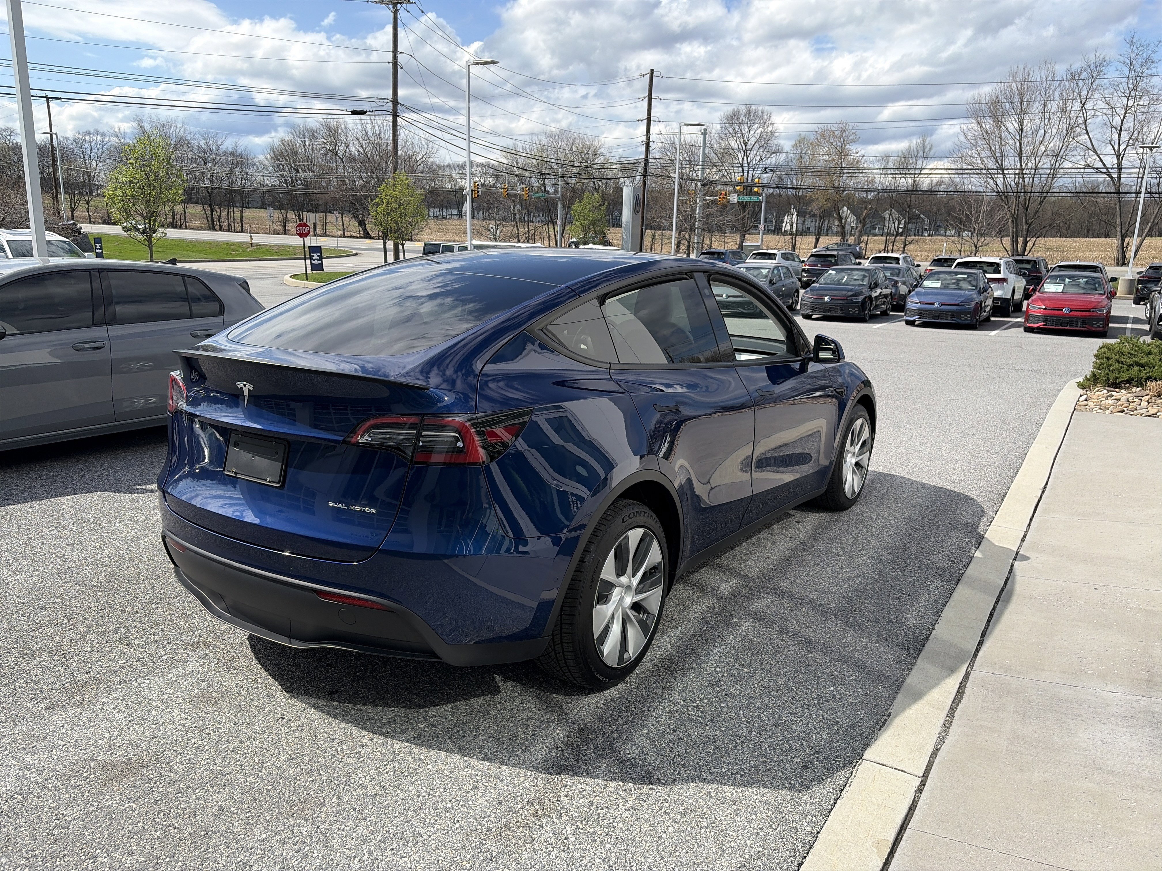 Used 2022 Tesla Model Y Long Range image 4