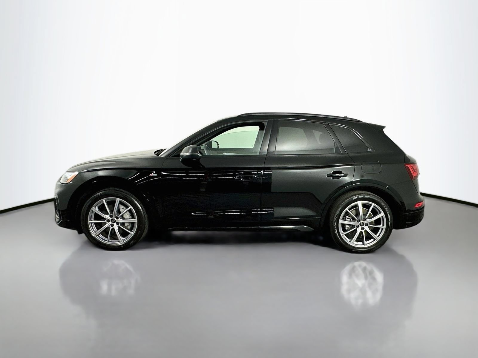 Used 2023 Audi Q5 e Premium Plus w/ Premium Plus Package AWD/4WD image 4