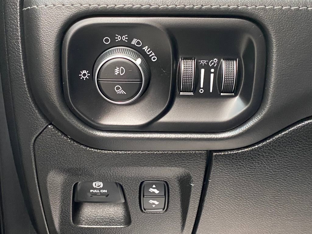 Used 2020 RAM 1500 Limited image 34