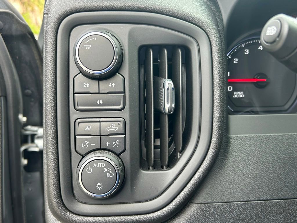 Used 2024 Chevrolet Silverado 2500 Custom w/ Custom Value Package image 31