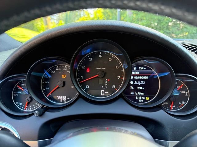 Used 2018 Porsche Cayenne Platinum Edition AWD/4WD image 16
