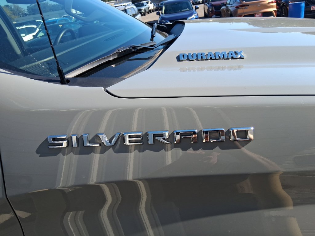Used 2025 Chevrolet Silverado 1500 RST AWD/4WD image 4