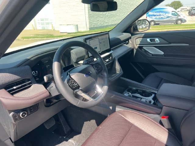 New 2027 Ford Explorer Platinum w/ LUX Leather Package AWD/4WD image 16