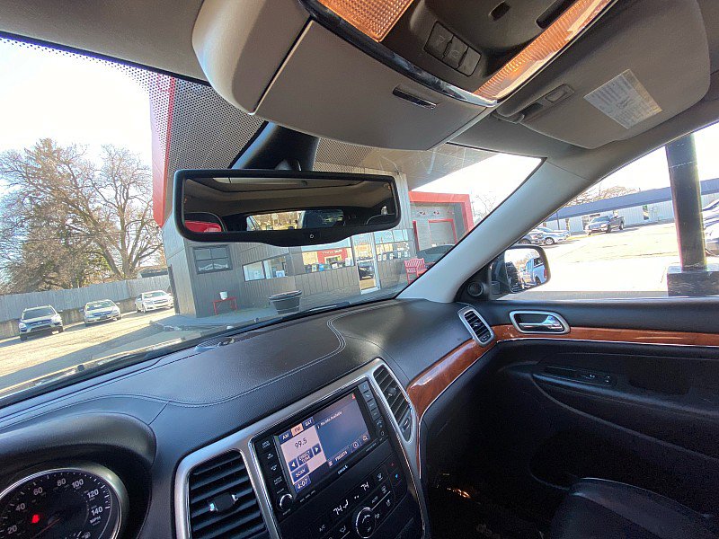 Used 2013 Jeep Grand Cherokee Overland image 11