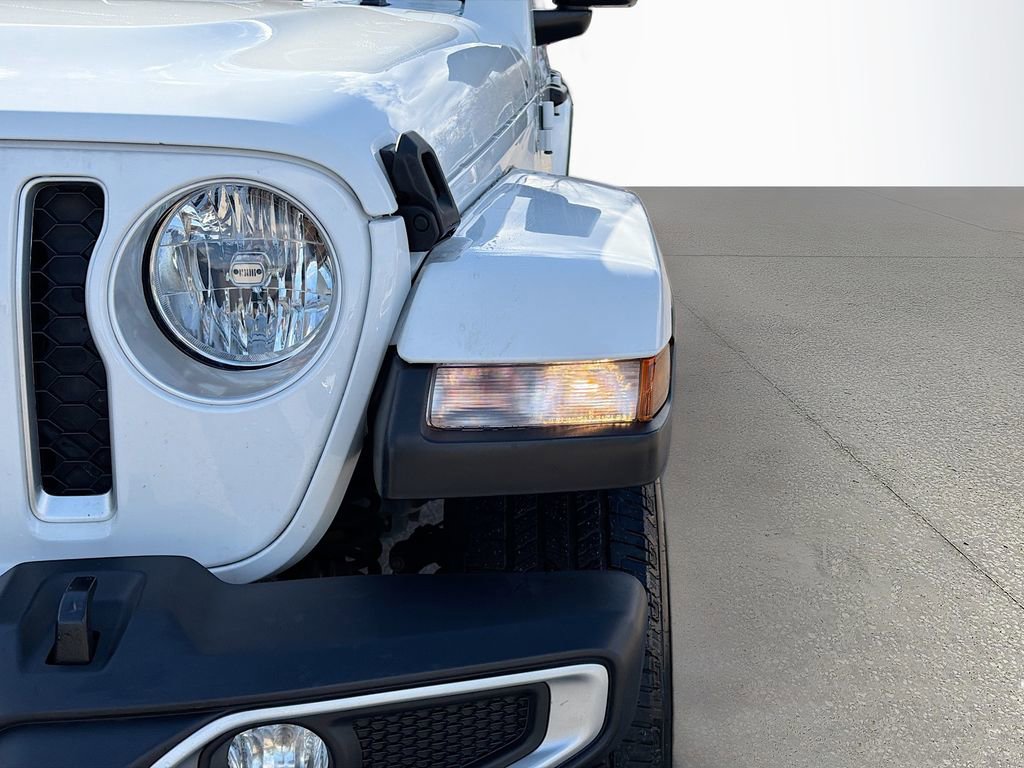 Used 2023 Jeep Gladiator Overland image 11