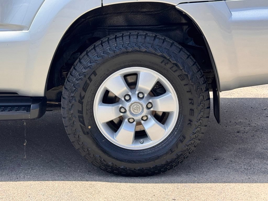 Used 2007 Toyota 4Runner SR5 AWD/4WD image 14