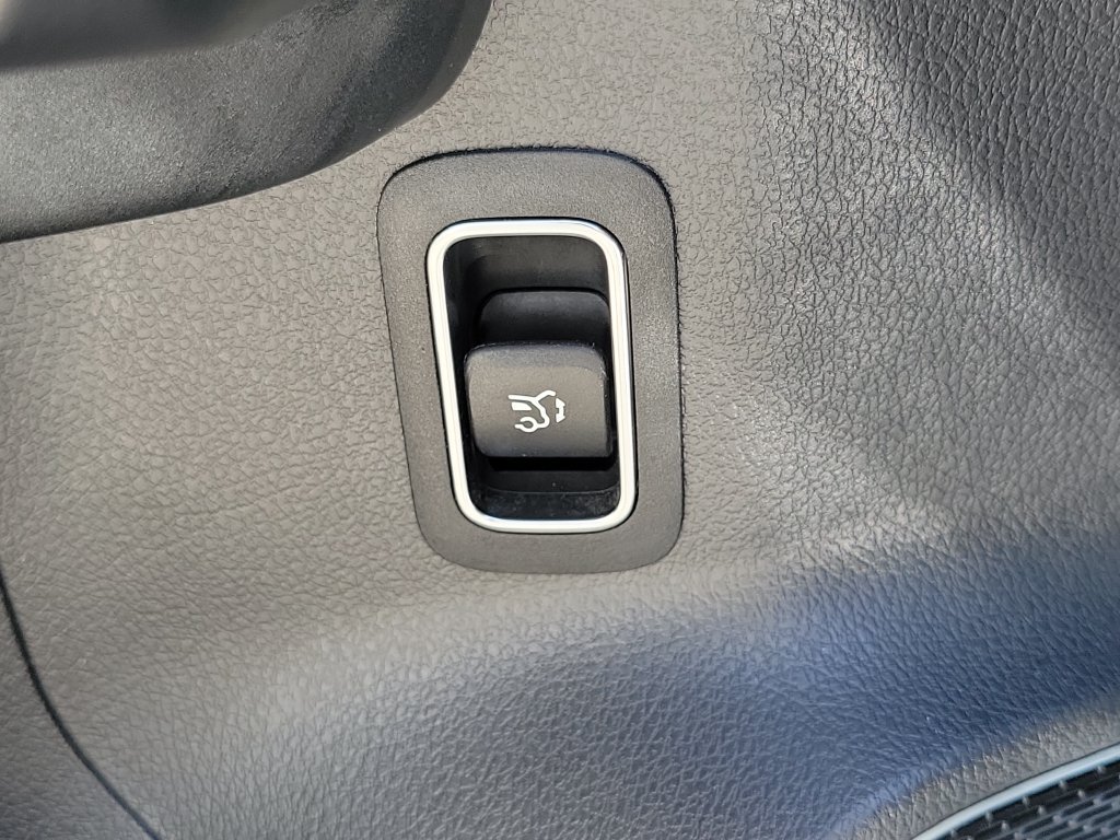 Used 2023 Mercedes-Benz EQB 300 4MATIC image 24