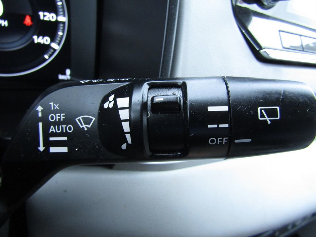 Used 2024 Mitsubishi Outlander SEL image 25