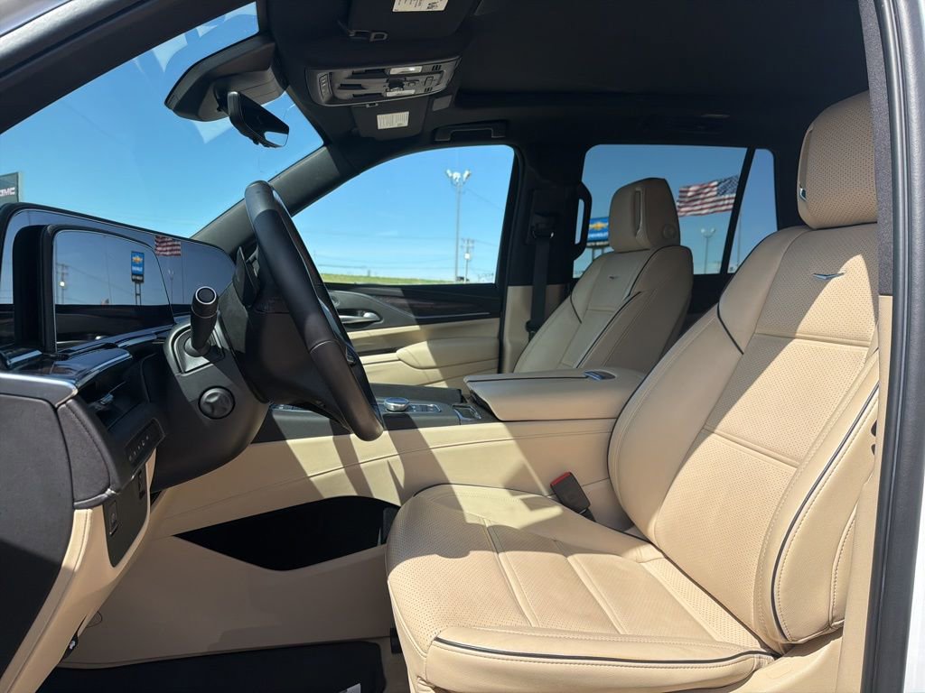 Used 2023 Cadillac Escalade Premium Luxury image 26