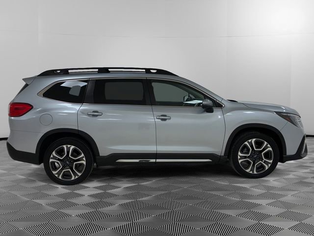 Used 2023 Subaru Ascent Limited image 2