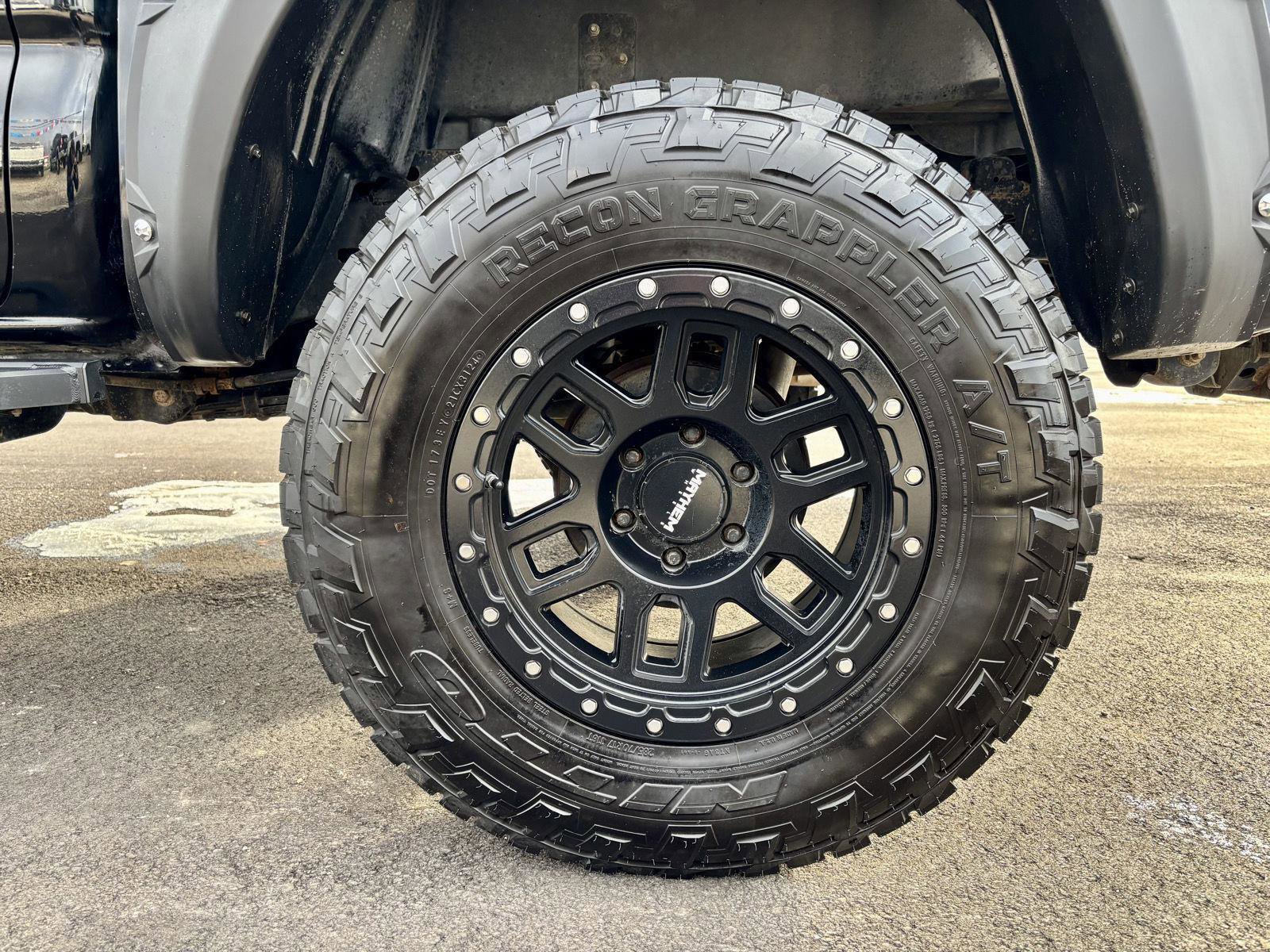 Used 2017 Toyota Tacoma Limited w/ Tow Package image 27