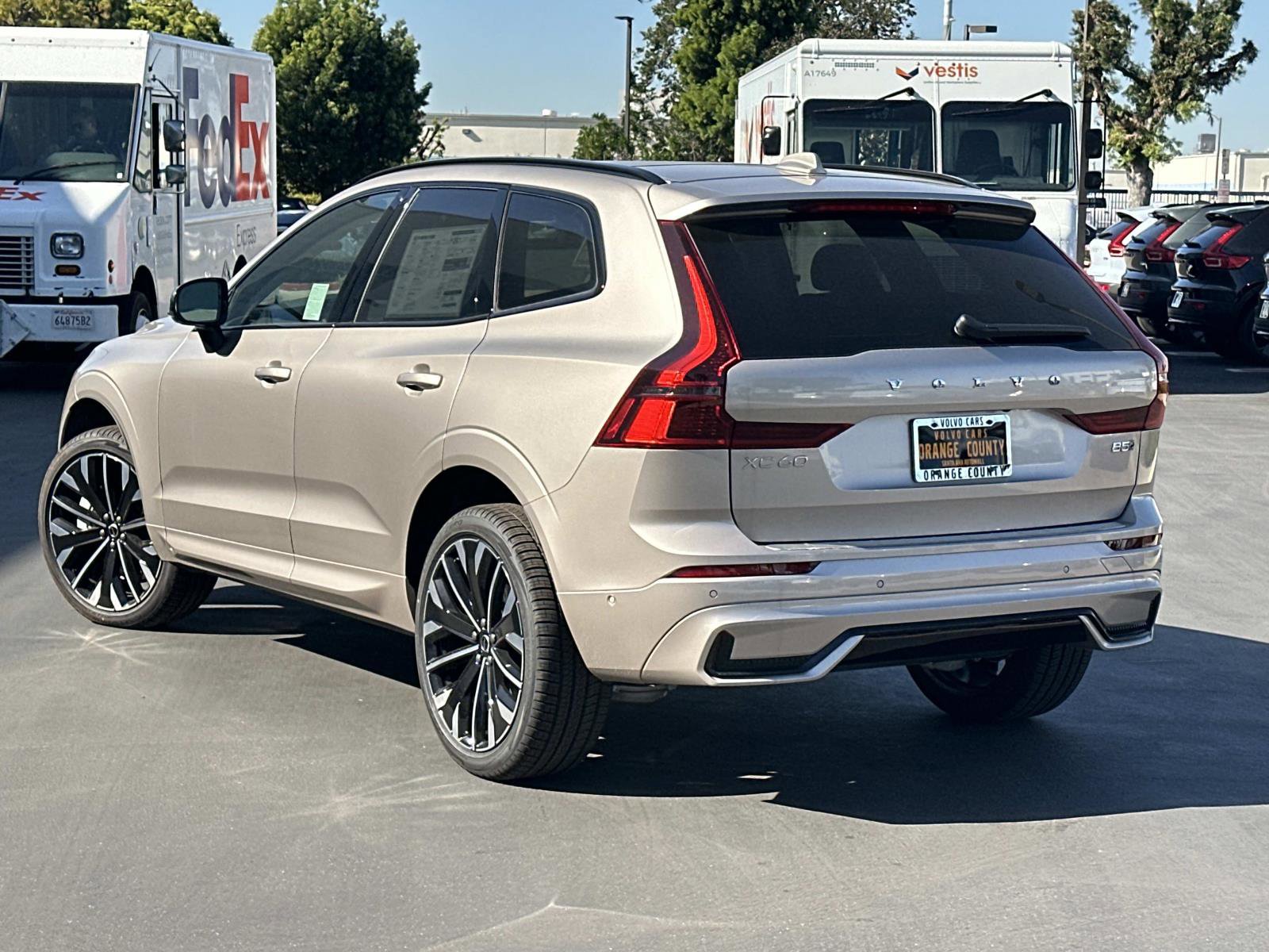 New 2026 Volvo XC60 B5 Ultra w/ Climate Package AWD/4WD image 5