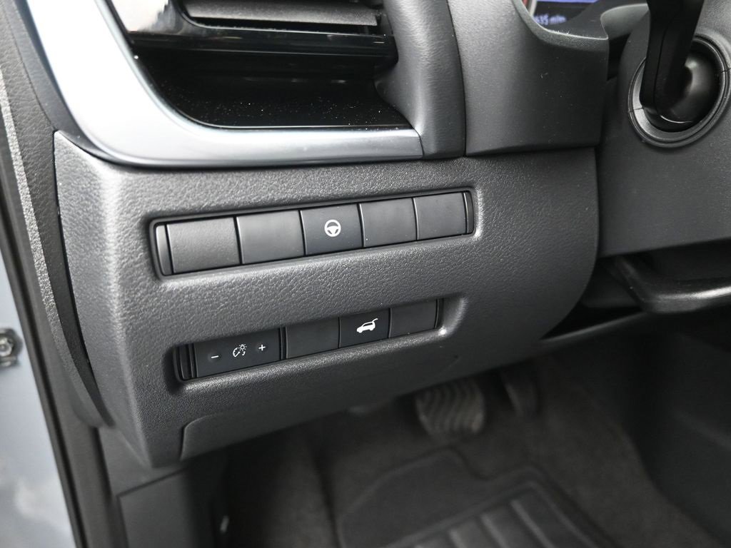 Used 2022 Nissan Rogue SL image 12