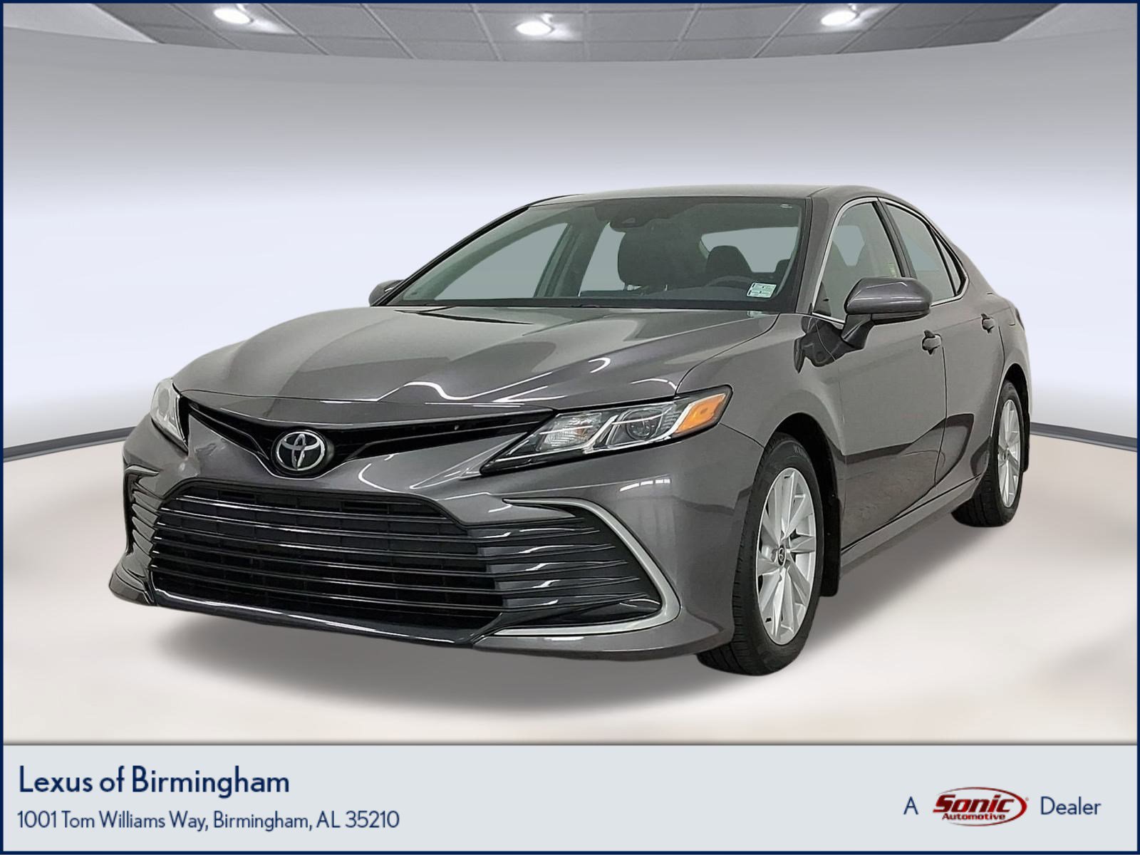 Used 2021 Toyota Camry LE image 1