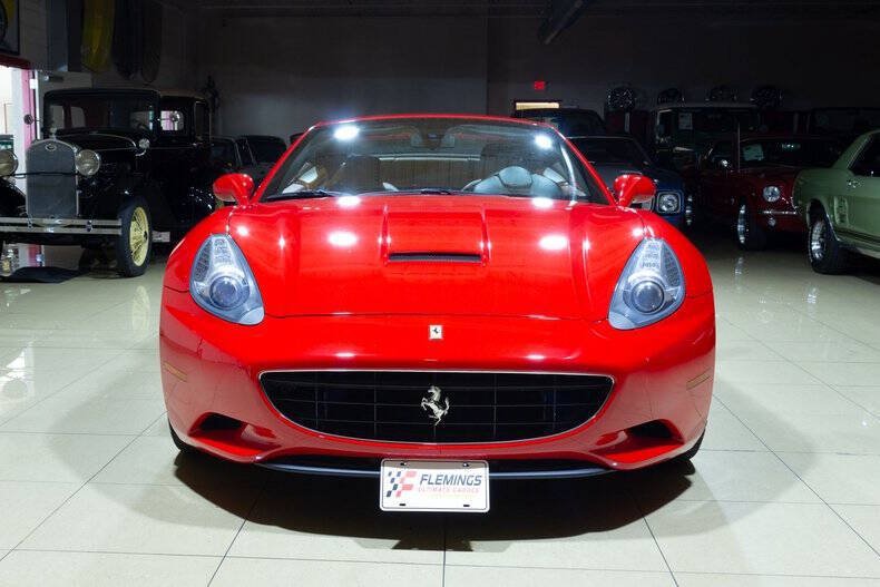 Used 2010 Ferrari California RWD image 41