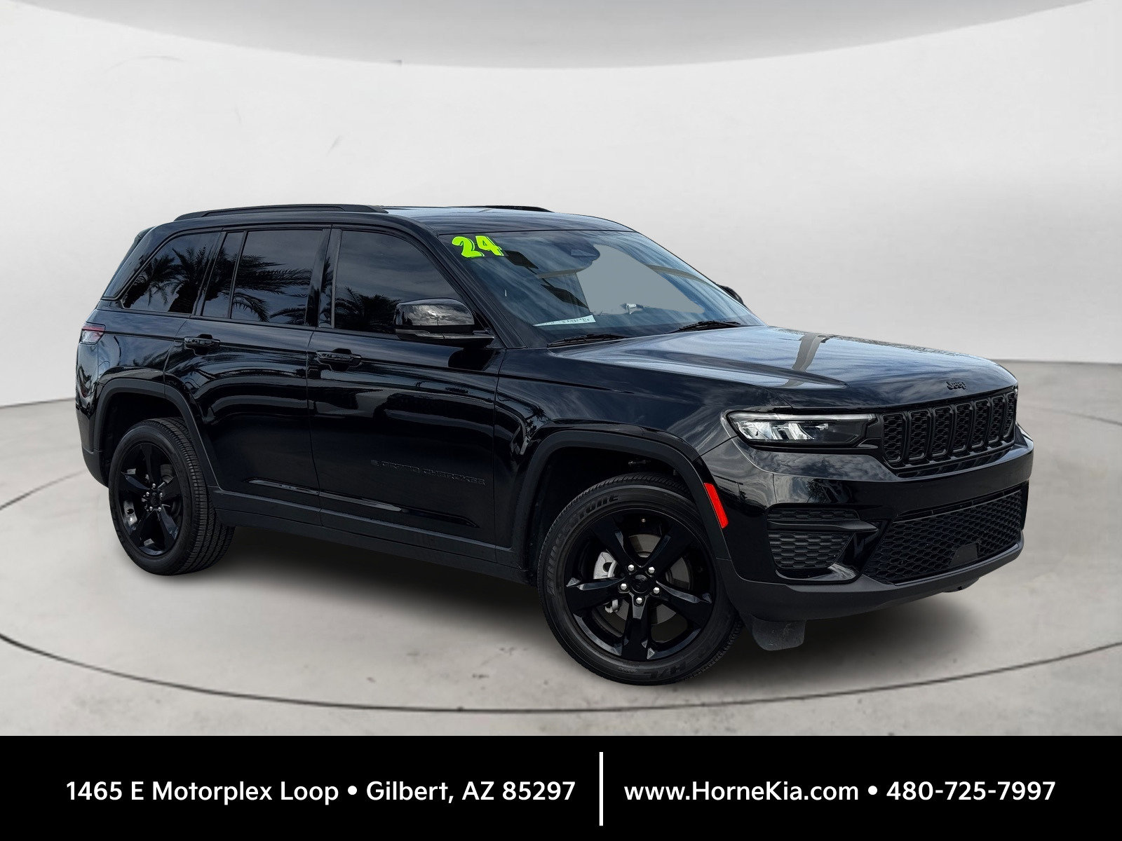 Used 2024 Jeep Grand Cherokee Altitude image 1