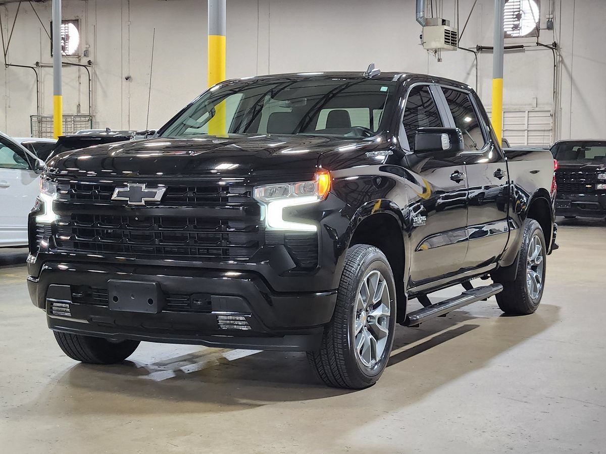 Used 2022 Chevrolet Silverado 1500 RST RWD image 4