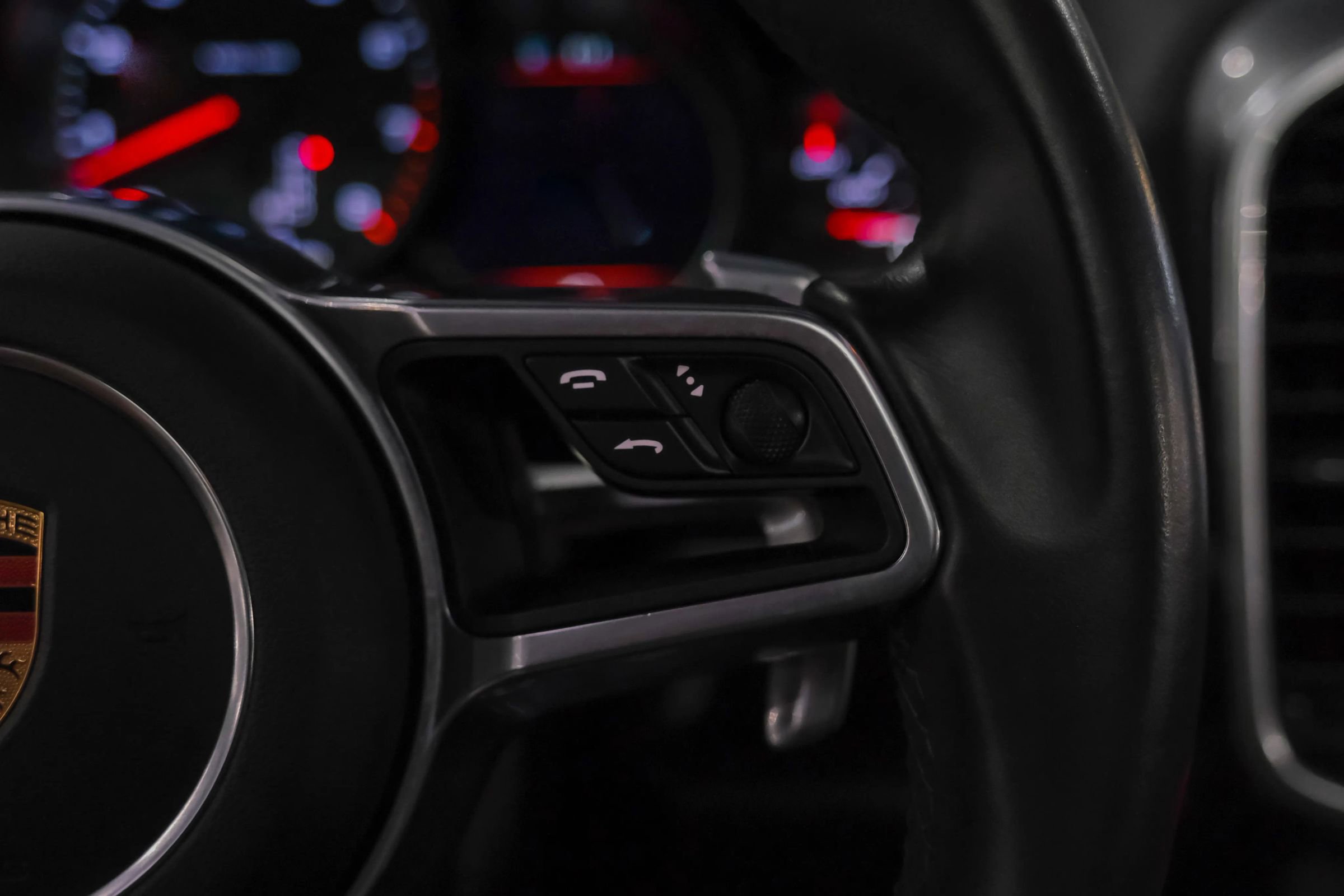 Used 2018 Porsche Cayenne AWD/4WD image 15