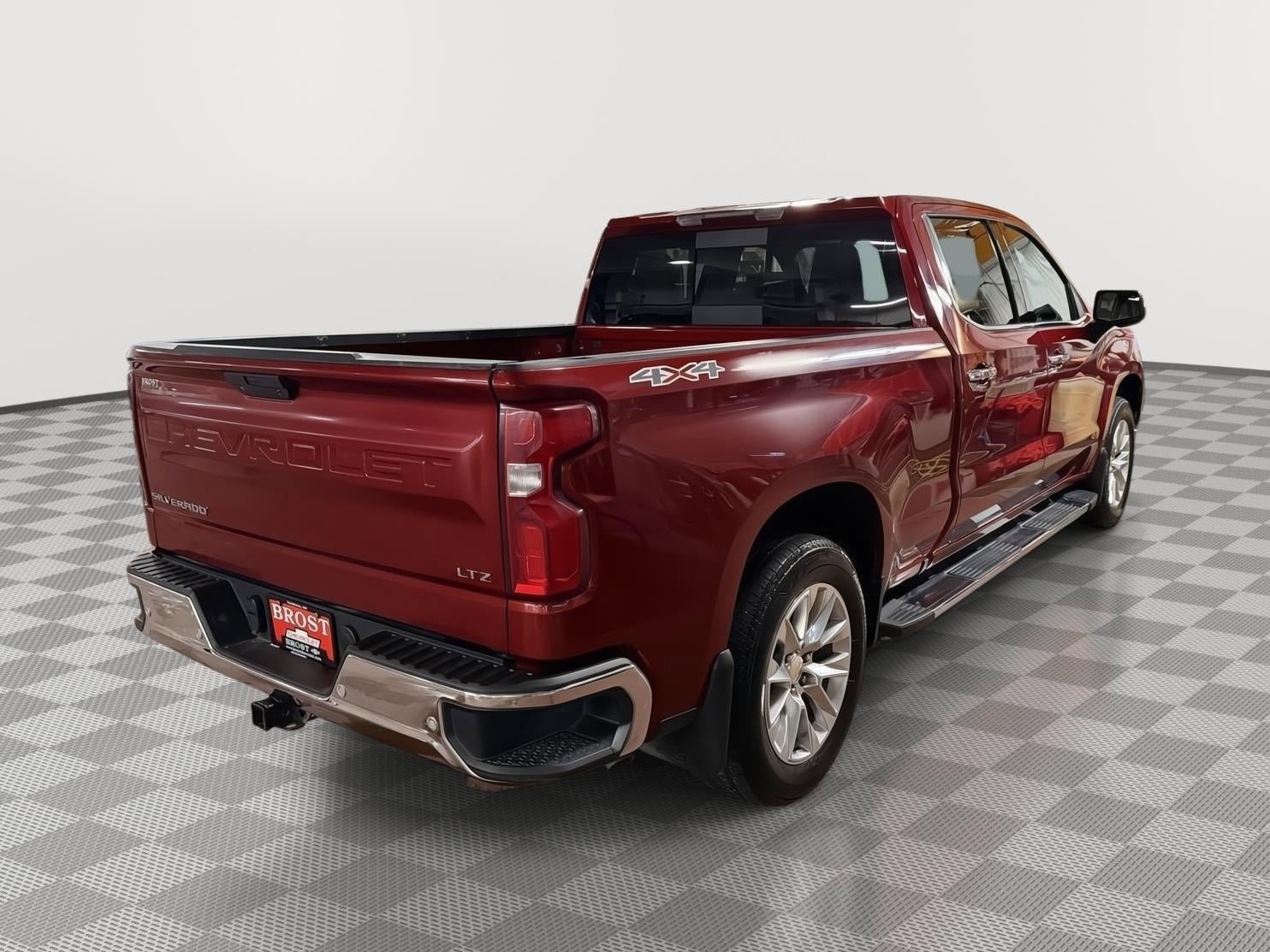 Used 2022 Chevrolet Silverado 1500 LTZ w/ LTZ Convenience Package II AWD/4WD image 4