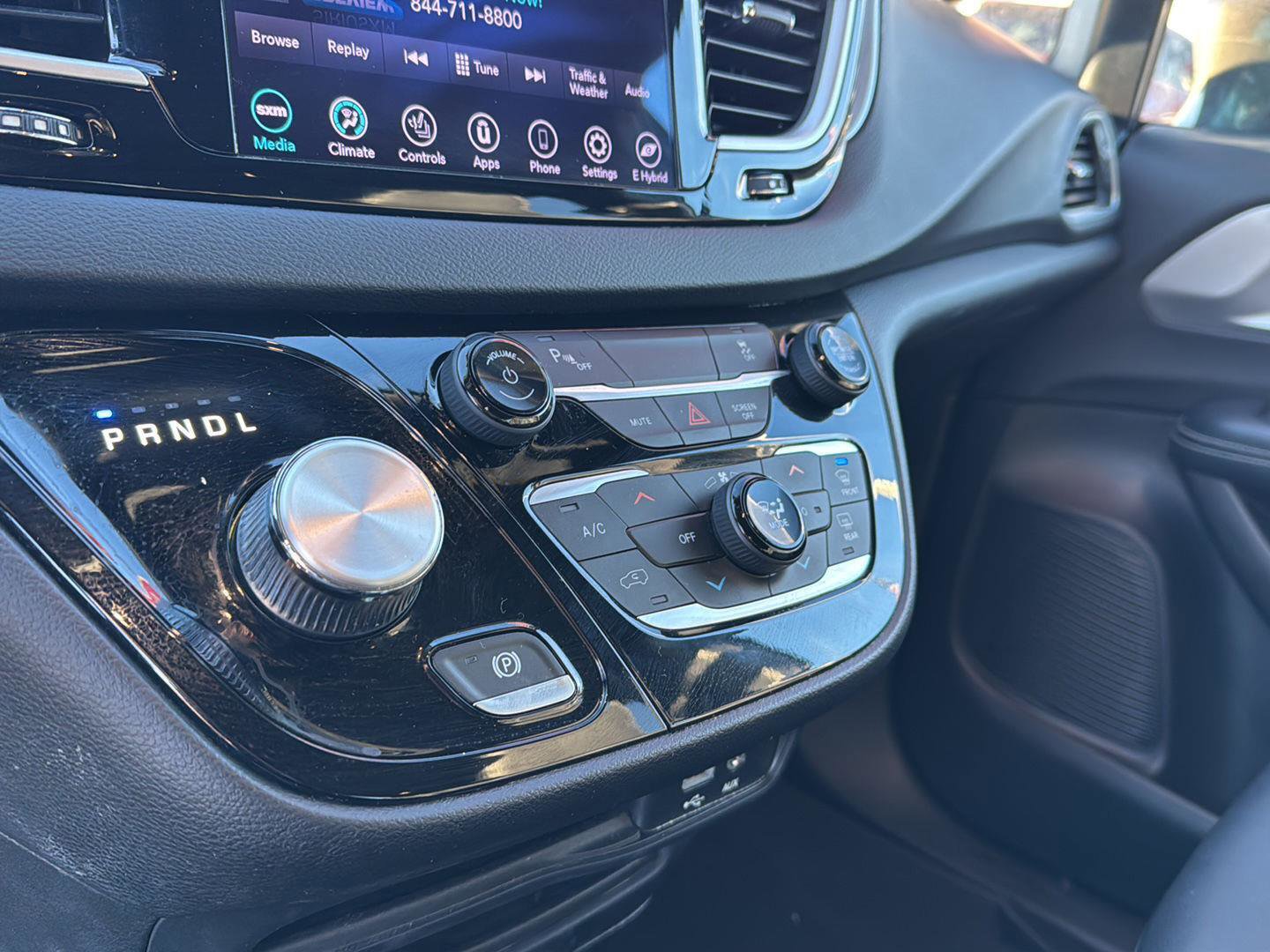 Used 2020 Chrysler Pacifica Touring-L w/ S Appearance Package image 22