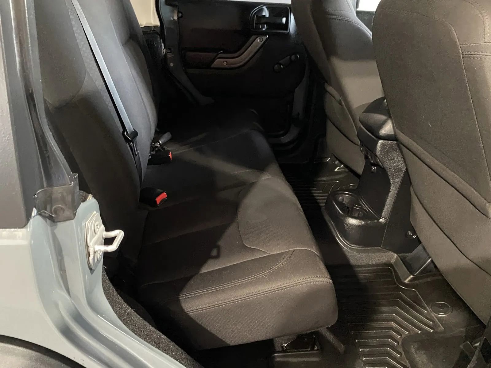 Used 2015 Jeep Wrangler Unlimited Sport w/ Connectivity Group image 7