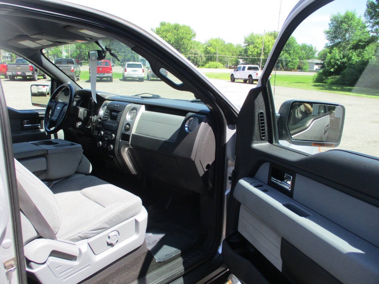Used 2014 Ford F150 XLT w/ Equipment Group 302A Luxury AWD/4WD image 22