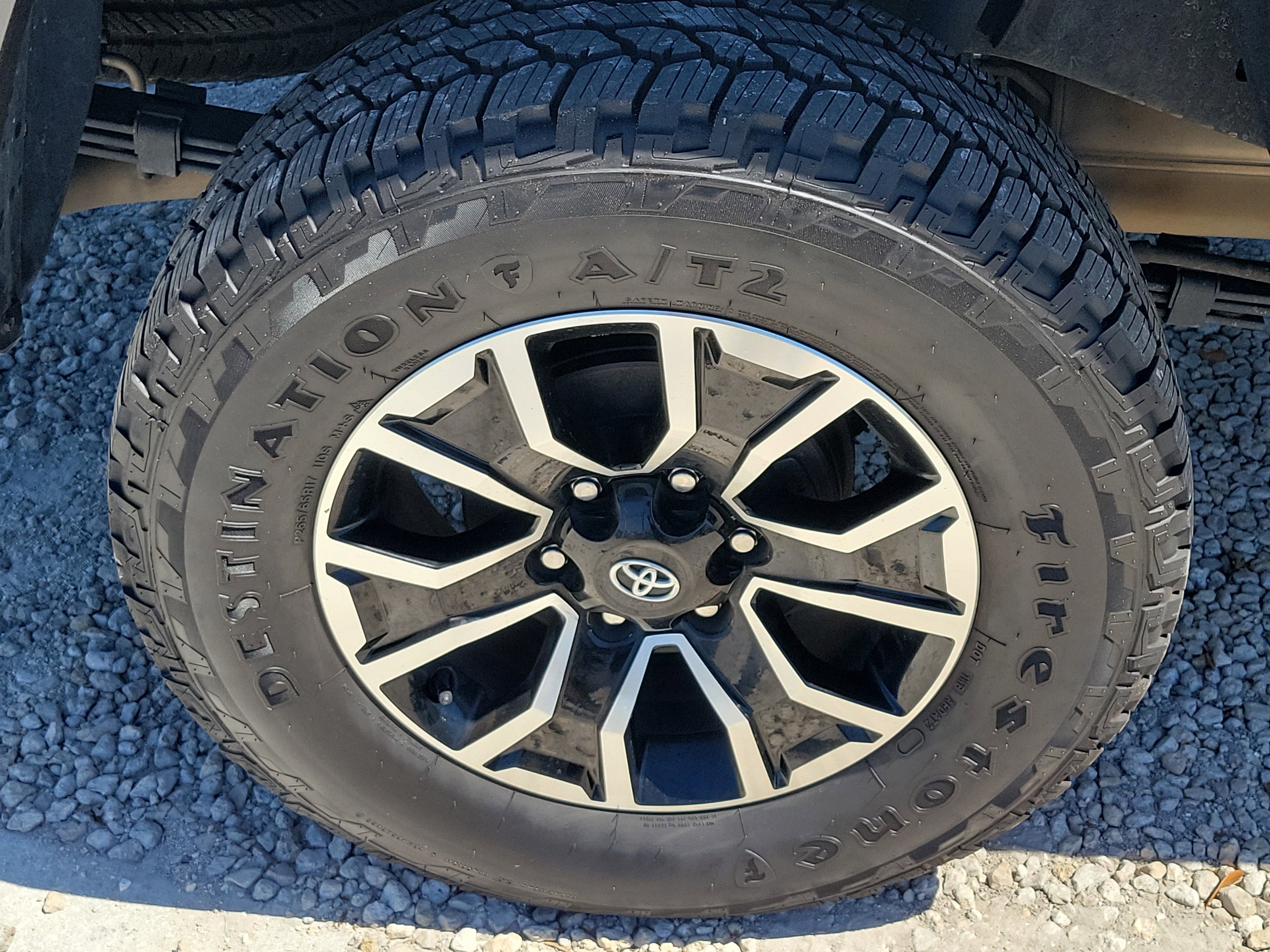 Used 2023 Toyota Tacoma TRD Sport image 10