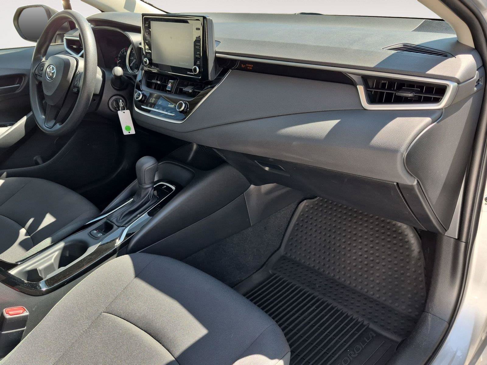 Used 2022 Toyota Corolla LE FWD image 17